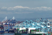 "ЕС призывает Трампа отказаться от новых тарифов