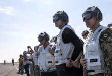 Американские дипломаты посетили авианосец в Аравийском море на фоне напряженности с Ираном