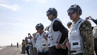 Американские дипломаты посетили авианосец в Аравийском море на фоне напряженности с Ираном