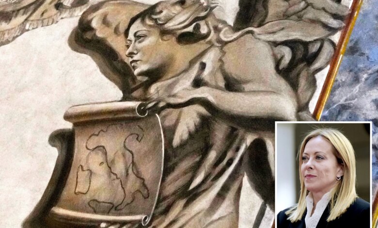 Таинственная фреска в Риме вызвала скандал