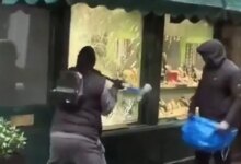 Смелое ограбление в Лондоне: воры разбили витрину ювелирного магазина