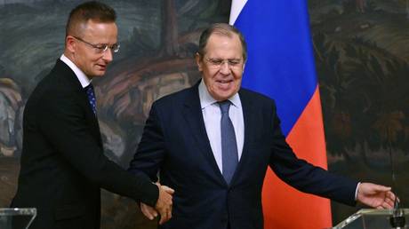 Глава МИД Венгрии: Будапешт не откажется от суверенного курса ради Брюсселя