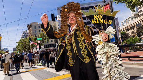 «Никаких королей»: Америку накрыла волна протестов