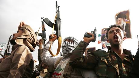 Хуситы официально вступают в войну: ракетный удар по Израилю и угрозы США