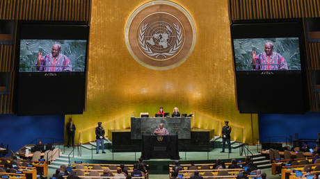 «Восстанавливает достоинство, но не более»: резолюция ООН по рабству вызвала споры