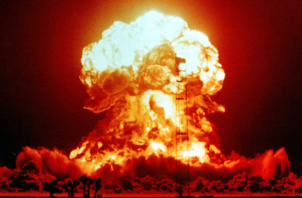 США завершили тестирования новой ядерной бомбы B61-12