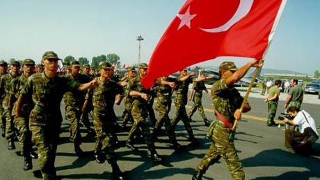 Власти Турции обвинили 2-х генералов и полковника в терроризме