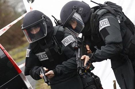 3-х подозреваемых в причастности к терактам в столице франции задержали в Германии