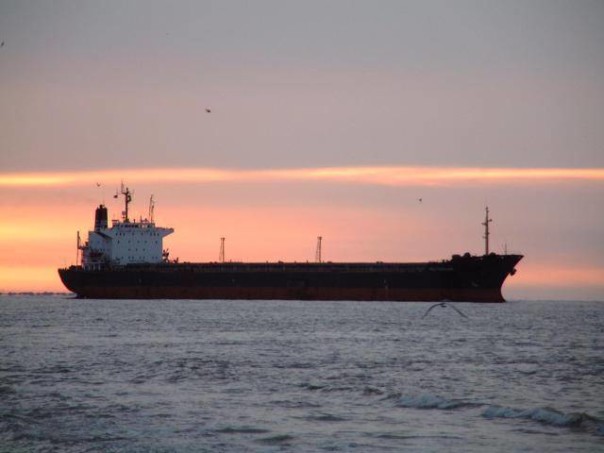 На Сахалине сель на мель танкер с 786 тоннами топлива