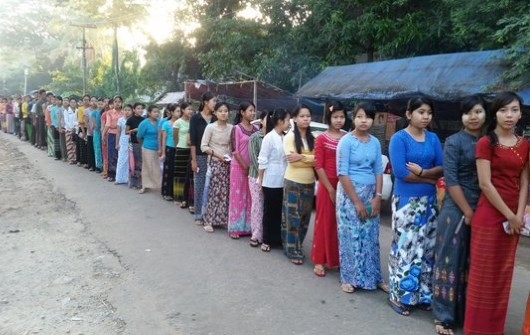 В Мьянме оппозиция получает большинство мест в парламенте