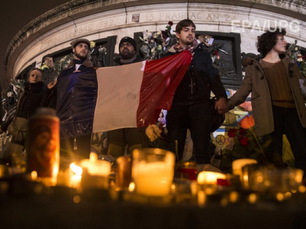 Количество погибших при терактах в столице франции возросло до 130 человек