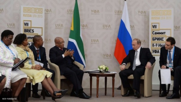Руководитель МИД ЮАР сказала приглашение Путину посетить страну в следующем году