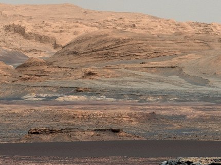 NASA представило фотографии движения дюн на Марсе