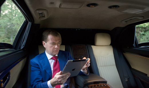Медведев предложил принять правила поведения в web-сети интернет