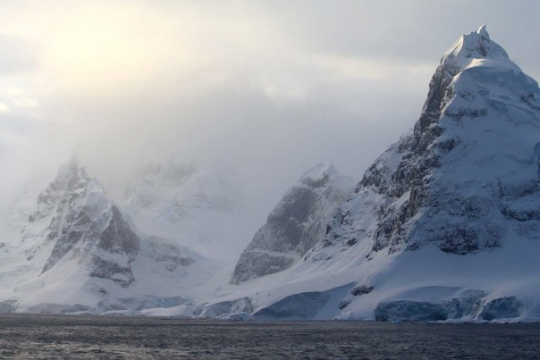 В Антарктиде найдены замороженные метеориты