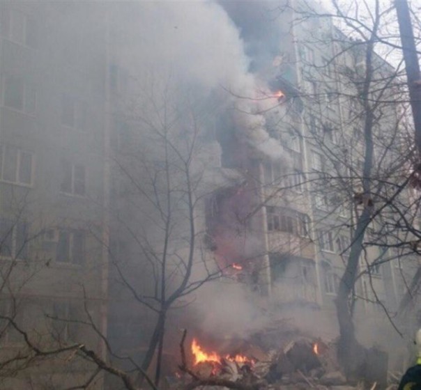 В Волгограде под завалами рухнувшего дома остаются