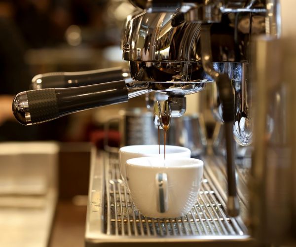 В напитках из кофемашин найдены опасные бактерии