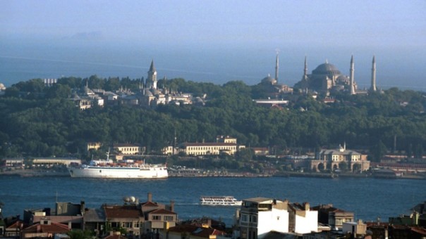 Турция блокировала проливы Босфор и Дарданеллы