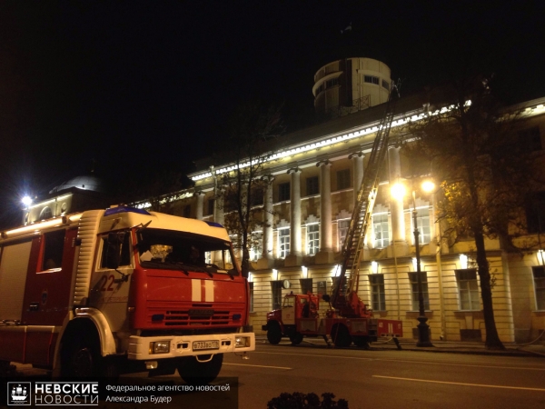 На улице Подвойского горела трехкомнатная квартира