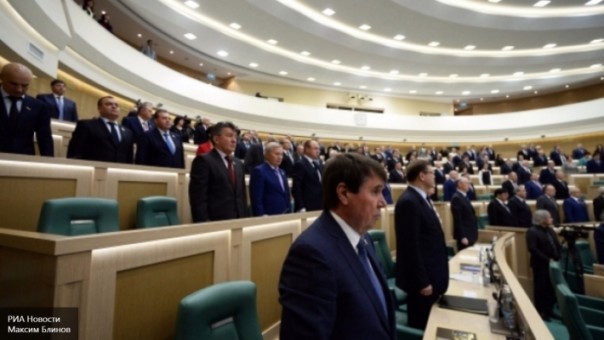 Медведев: в следующем году аппарат министерств правительственного блока сократят на 10%