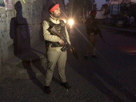 Вооруженные боевики атаковали базу ВВС Индии на границе с Пакистаном