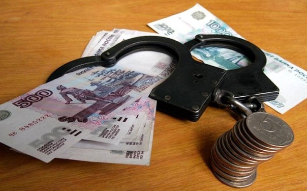 Инспектор ДПС заподозрен в вымогательстве денег у работника вуза на Дону