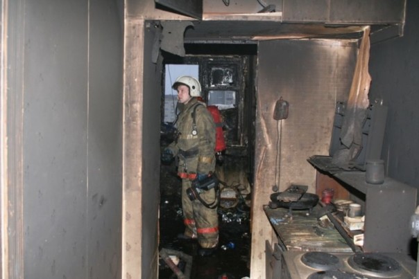 Пожар охватил многоэтажный высотный дом в Норильске. Пожарные спасли 47 человек