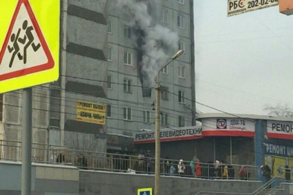 Из-за пожара в Красноярске из общежития эвакуировали 50 человек