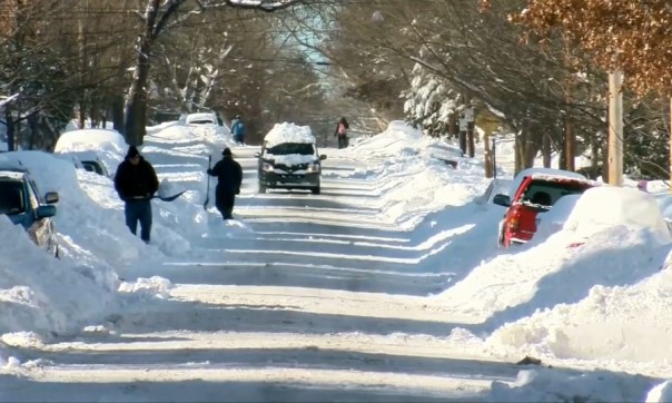 Десятки человек стали жертвами снегопада в США