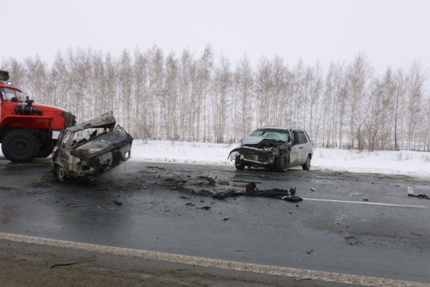 Три человека погибли в жуткой аварии в Оренбургской области