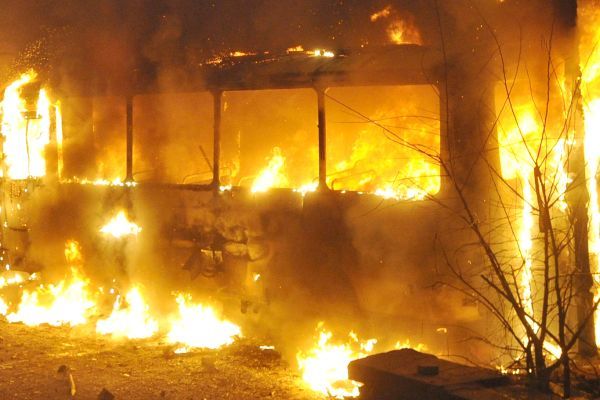 Рейсовый автобус сгорел на юго-западе Москвы