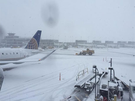 В США из-за мощного снегопада встало авиасообщение