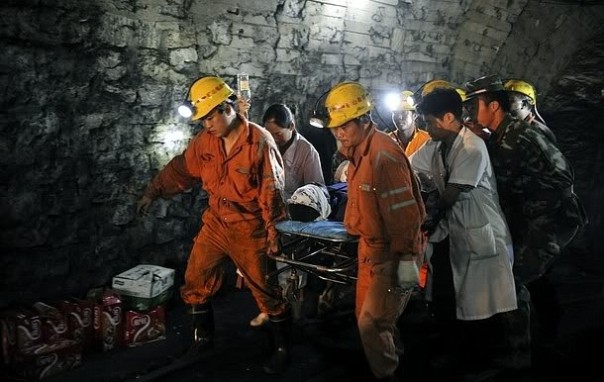 Четверо китайских горняков спасены после 36-дневной блокады под землей