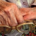 В Ростовской области пытались ограбить 65-летнюю пенсионерку