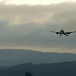 В небе у русского самолета остановился мотор