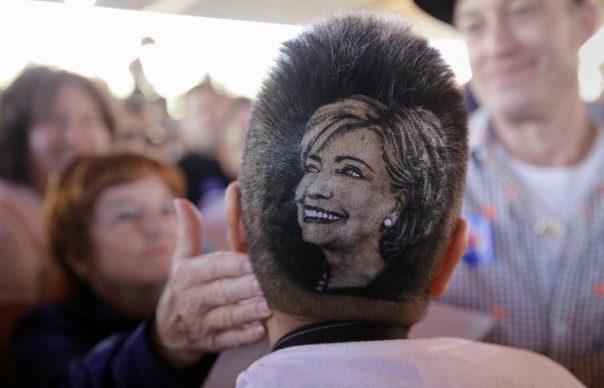 Хиллари Клинтон одолела на отборочном голосовании в Айове