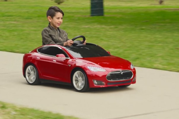 У Tesla Model S возникла детская версия