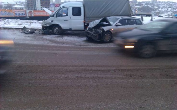 В ДТП в Самарской области два человека погибли, шесть ранены