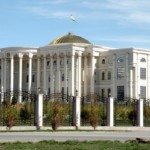 Президент Таджикистана призвал жителей закупать продукты и воду на два года вперед