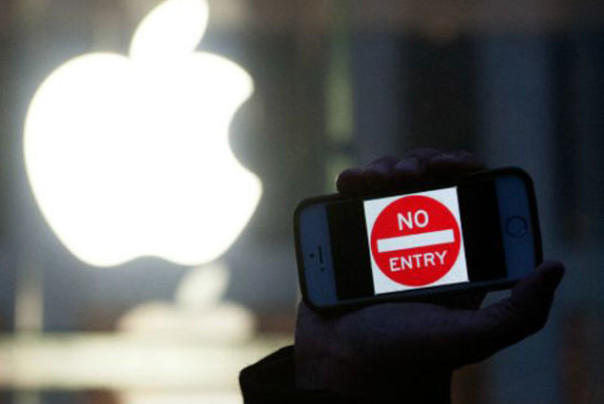 Родственники жертв теракта в Сан-Бернардино осудили Apple