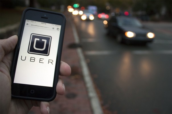 Сервис по вызову авто Uber отменил бесплатное ожидание клиентов в российской столице