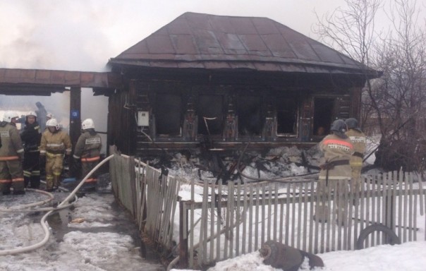 Следователи проверят обстоятельства пожара в Кунашакском районе, где погибло двое детей