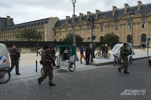 Салах Абдеслам должен был взорваться на стадионе — Парижский теракт