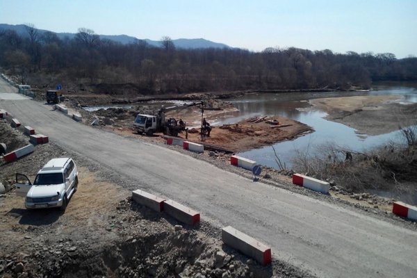 Минобороны начало строительство переправы на месте обрушившегося моста в Приморье