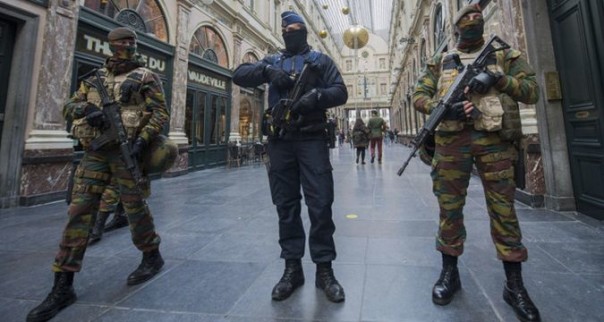 Бельгийская милиция отыскала в брюссельской коммуне Скарбек 15 килограмм взрывчатки