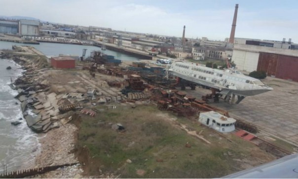 Рогозин посетил морской завод в Феодосии: как-будто бомбили