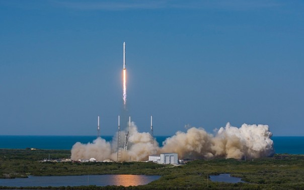 Илон Маск: многоразовая ступень Falcon может выдержать до 100 запусков