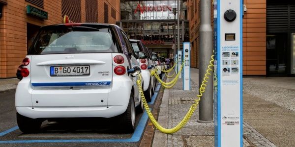 В Германии клиентам электромобилей будут доплачивать по 5 тыс. евро