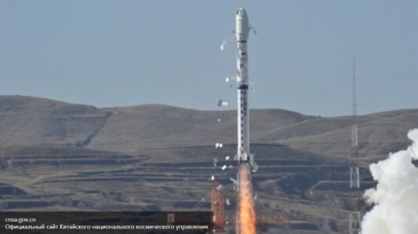 Китай вывел на орбиту возвращаемый спутник