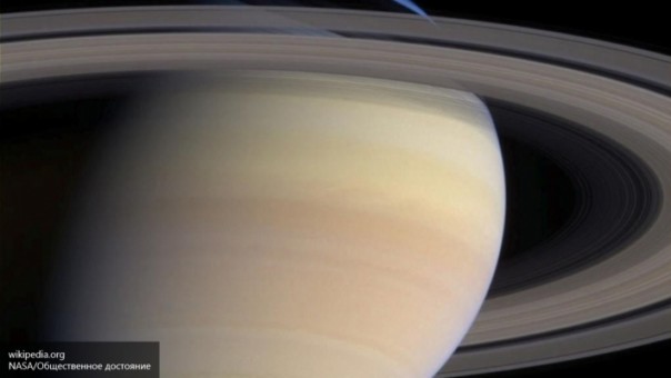 Аппарат NASA Cassini исследует межзвездную пыль вокруг Сатурна